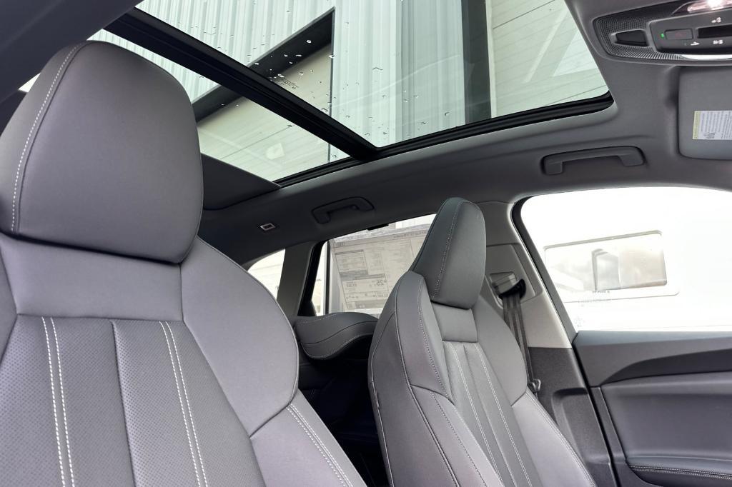 new 2025 Audi Q5 car, priced at $61,300