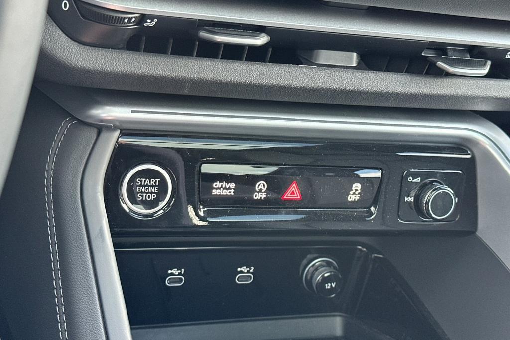 new 2025 Audi Q5 car, priced at $61,300