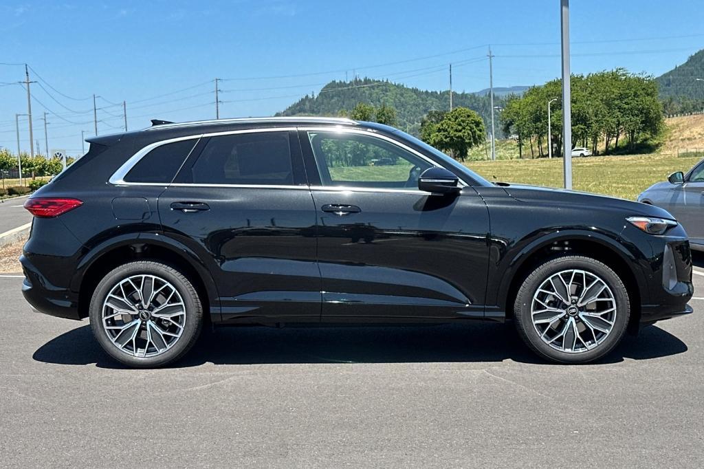 new 2025 Audi Q5 car, priced at $60,350