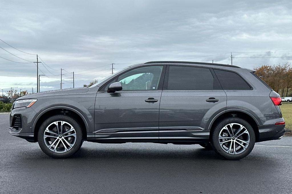 new 2025 Audi Q7 car, priced at $65,300