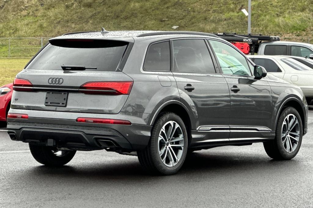 new 2025 Audi Q7 car, priced at $65,300