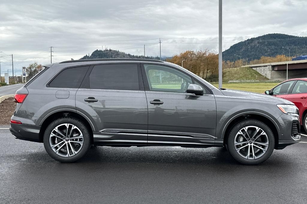 new 2025 Audi Q7 car, priced at $65,300