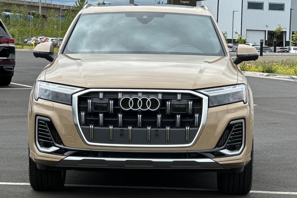 new 2025 Audi Q7 car, priced at $71,700