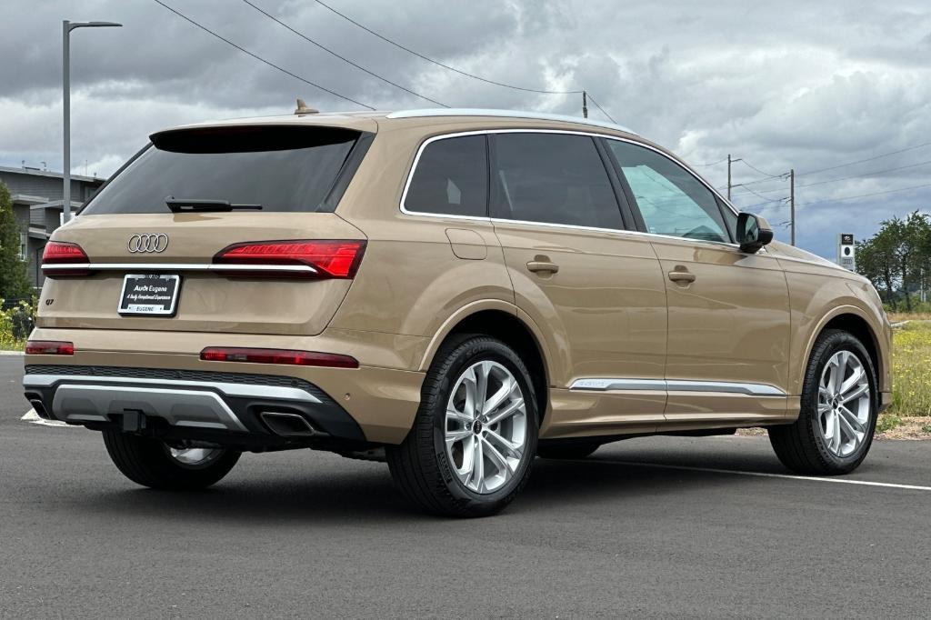 new 2025 Audi Q7 car, priced at $71,700