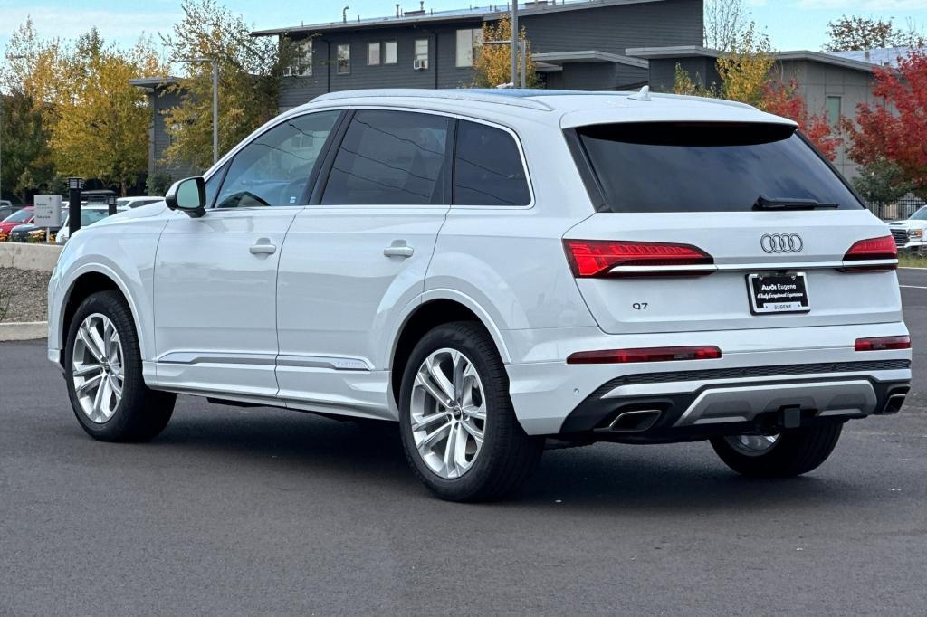 new 2025 Audi Q7 car, priced at $68,500