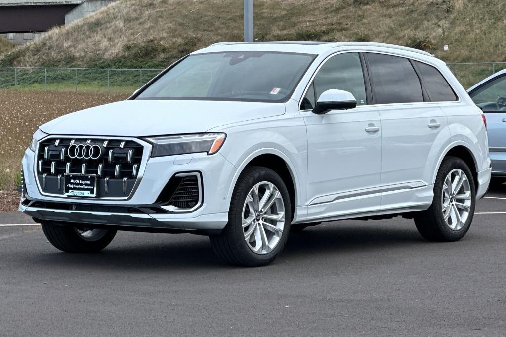 new 2025 Audi Q7 car, priced at $68,500