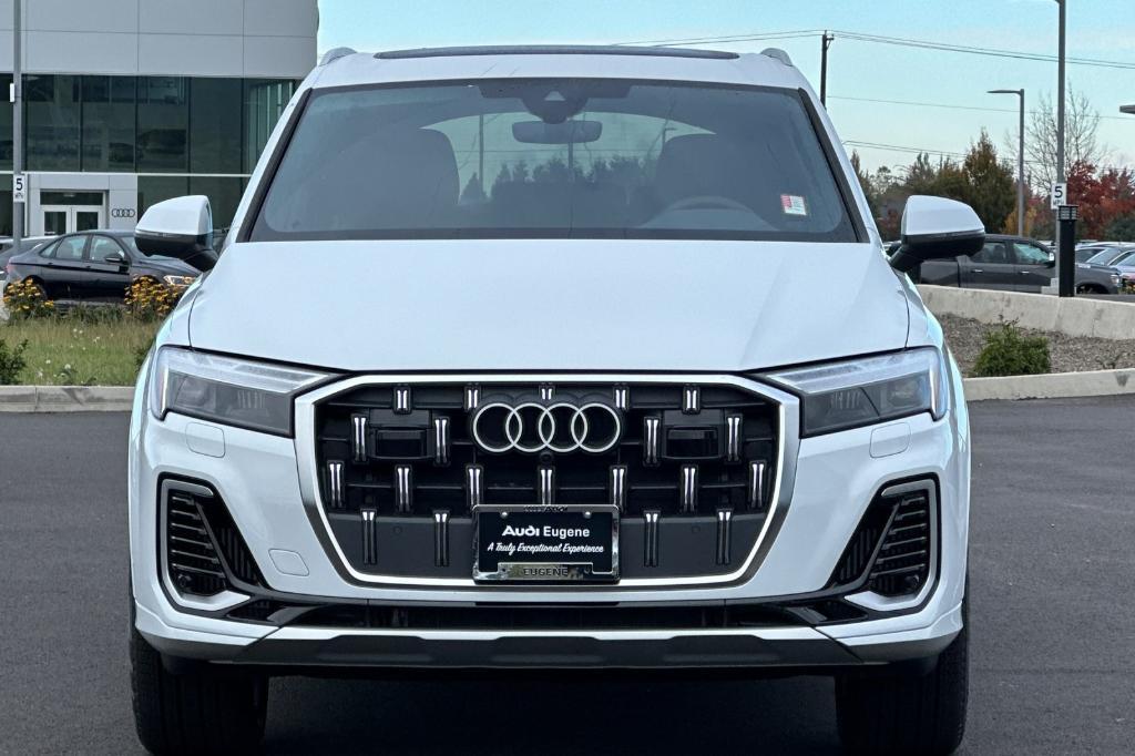 new 2025 Audi Q7 car, priced at $68,500