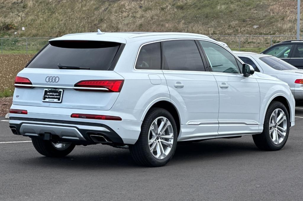 new 2025 Audi Q7 car, priced at $68,500