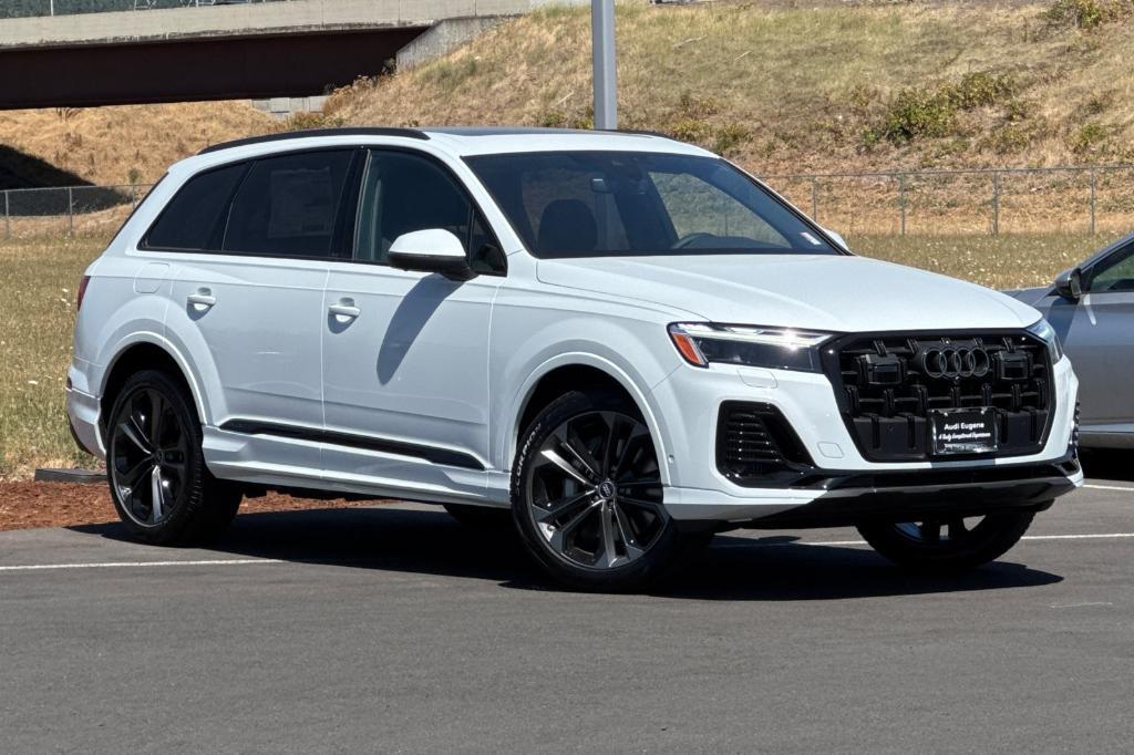 new 2025 Audi Q7 car, priced at $70,750