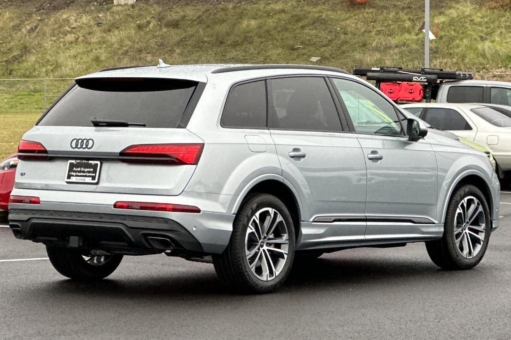 new 2025 Audi Q7 car, priced at $67,690