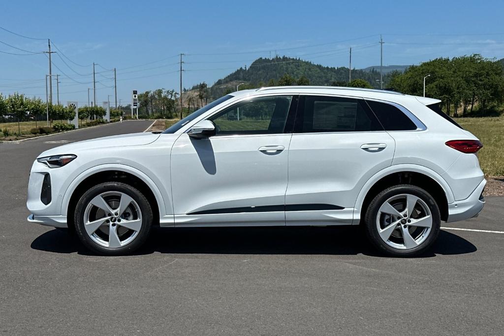 new 2025 Audi Q5 car, priced at $61,300