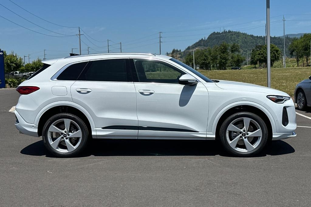 new 2025 Audi Q5 car, priced at $61,300