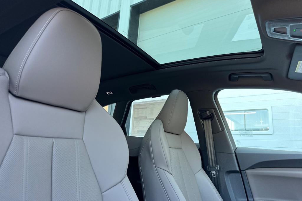 new 2025 Audi Q5 car, priced at $61,300