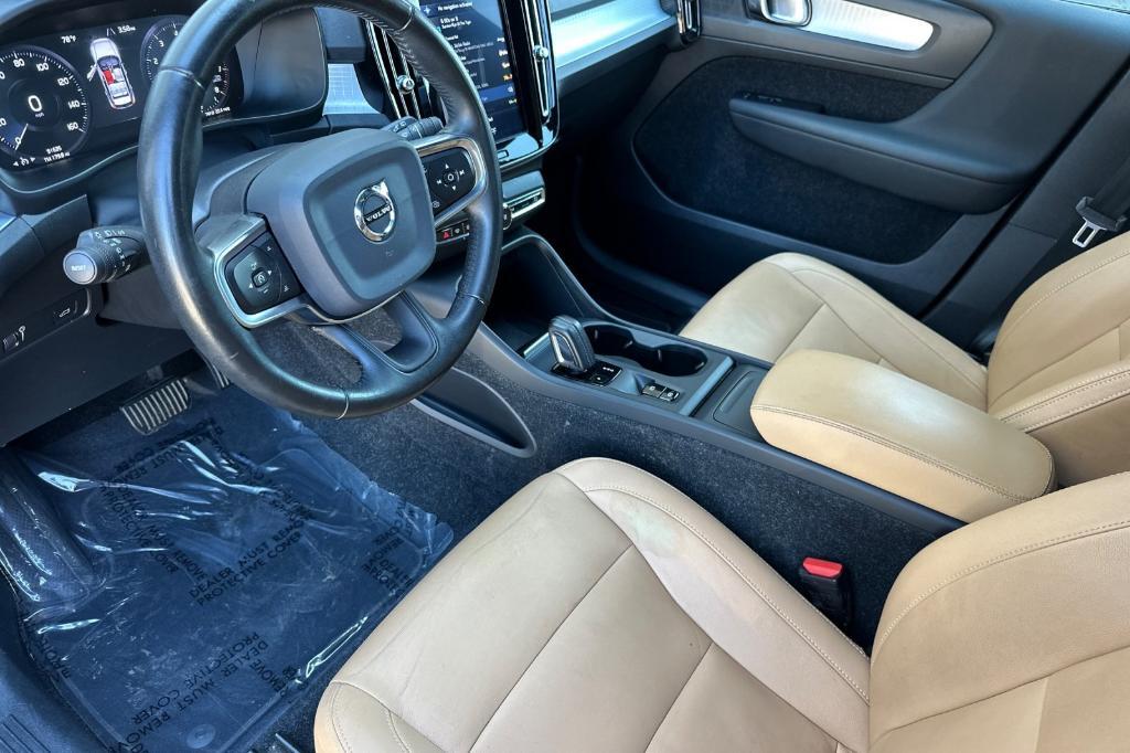 used 2020 Volvo XC40 car, priced at $17,995