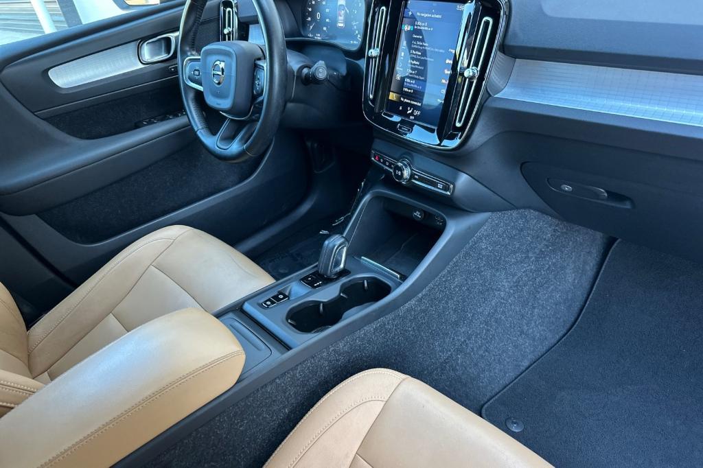 used 2020 Volvo XC40 car, priced at $17,995