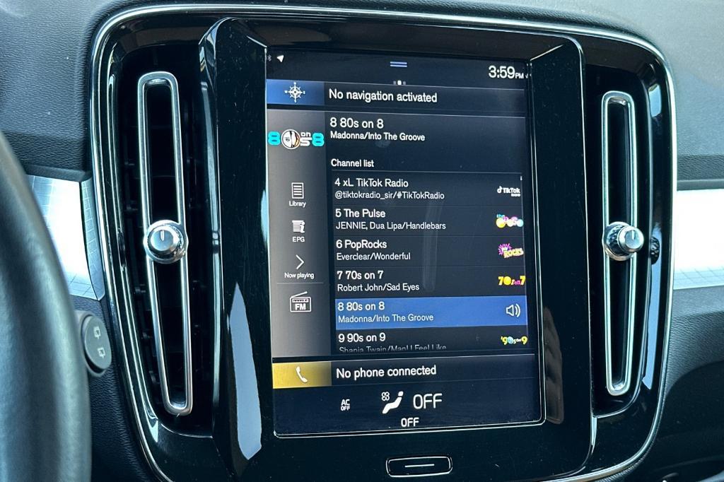 used 2020 Volvo XC40 car, priced at $17,995
