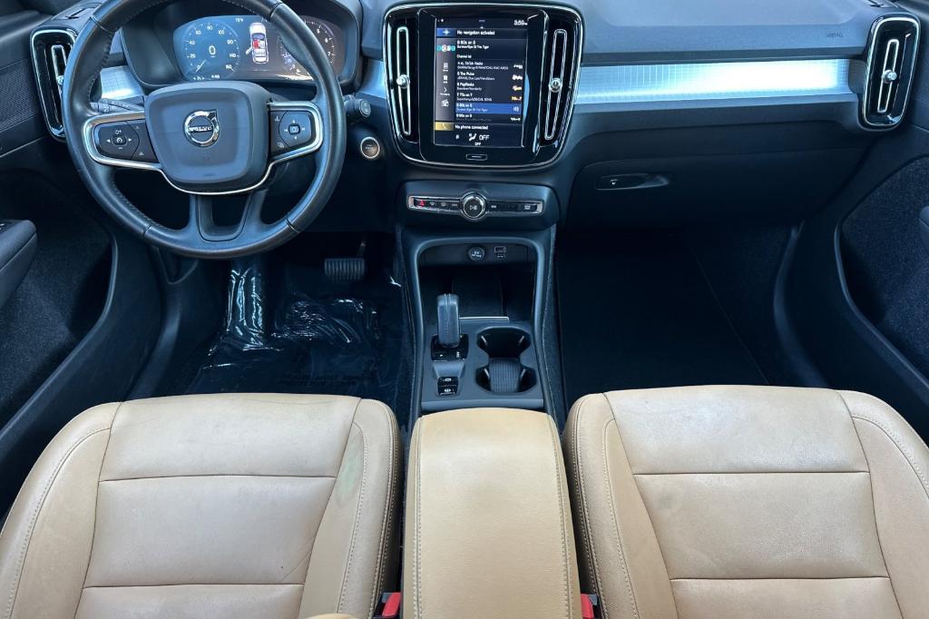 used 2020 Volvo XC40 car, priced at $17,995