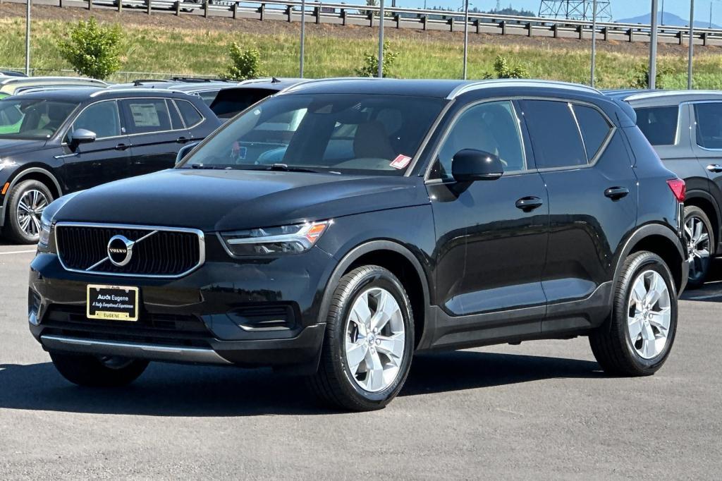used 2020 Volvo XC40 car, priced at $17,995