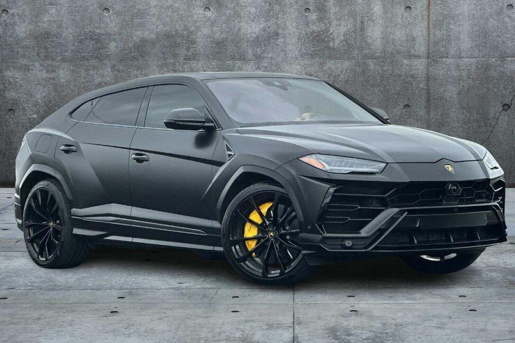 used 2022 Lamborghini Urus car, priced at $229,999