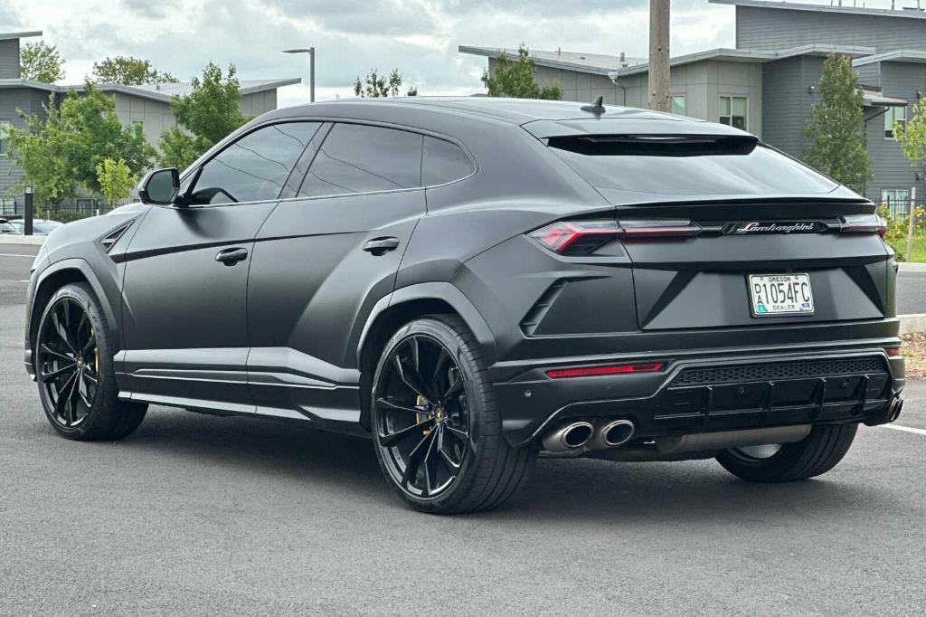 used 2022 Lamborghini Urus car, priced at $229,999