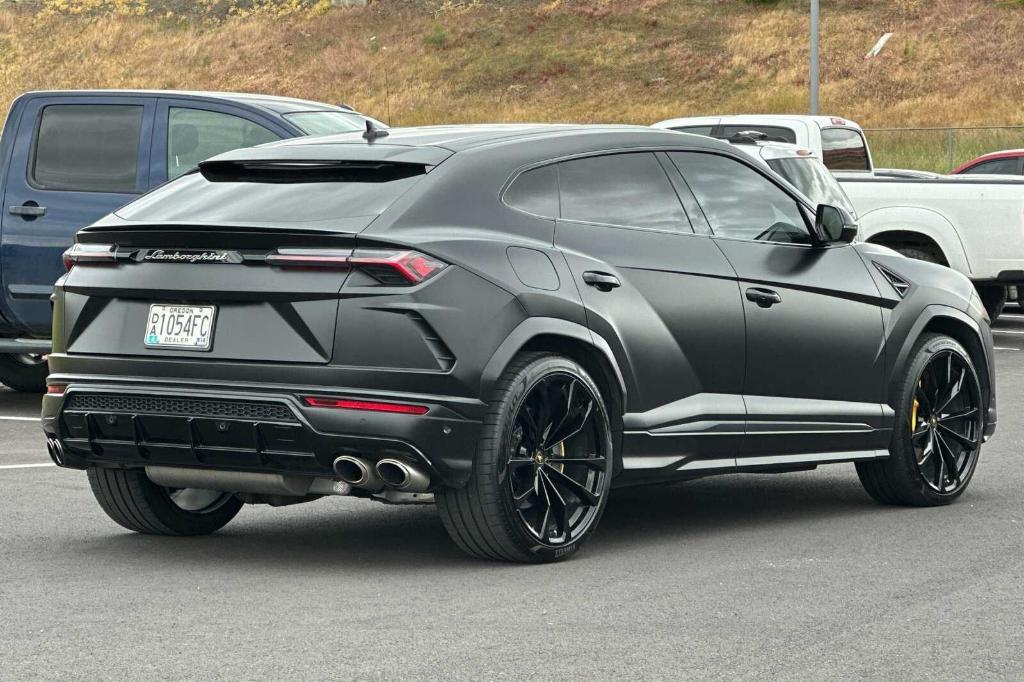 used 2022 Lamborghini Urus car, priced at $229,999