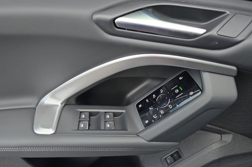 new 2025 Audi Q5 car, priced at $55,190