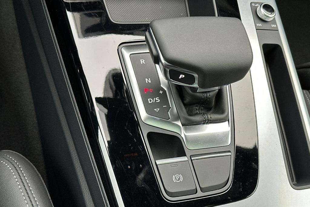 new 2025 Audi Q8 car, priced at $82,705