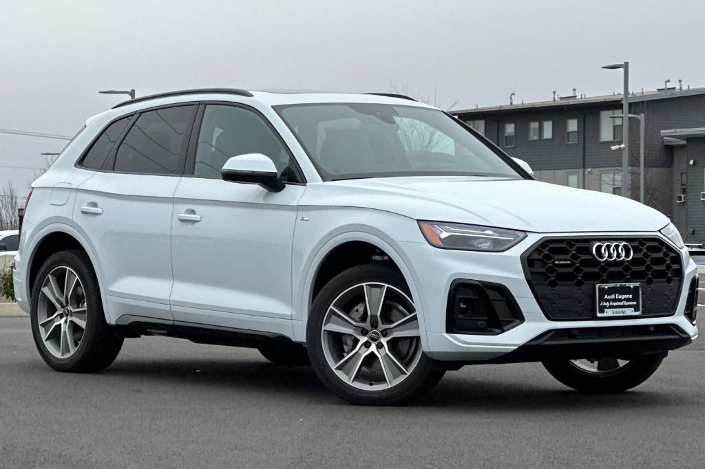 new 2025 Audi Q8 car, priced at $82,705