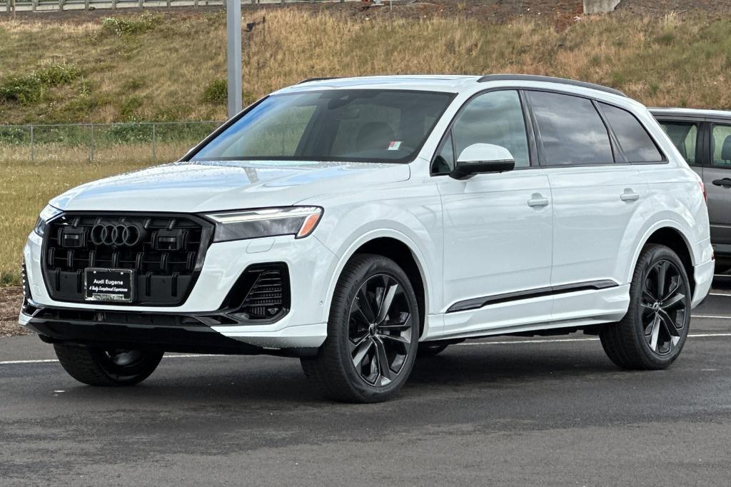new 2025 Audi Q7 car, priced at $67,605