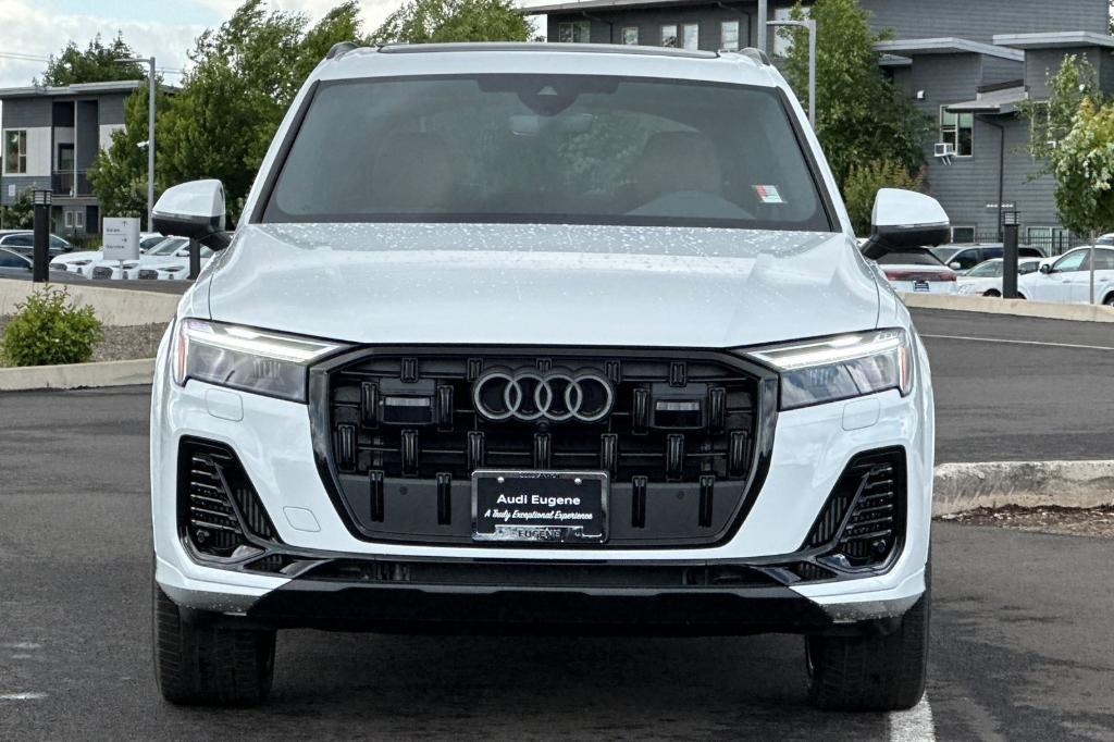new 2025 Audi Q7 car, priced at $67,605