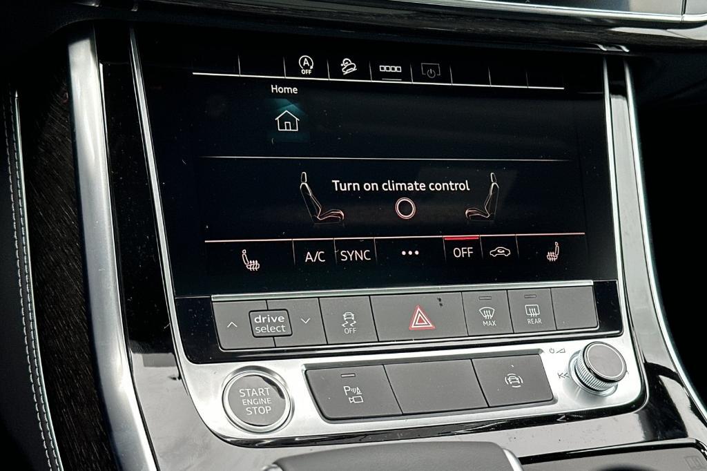 new 2025 Audi Q7 car, priced at $70,040