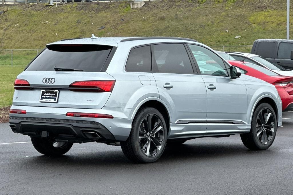 new 2025 Audi Q7 car, priced at $70,040