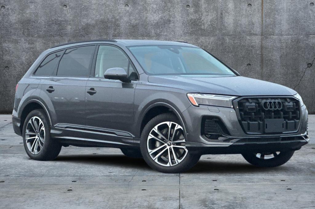 new 2025 Audi Q7 car, priced at $67,600