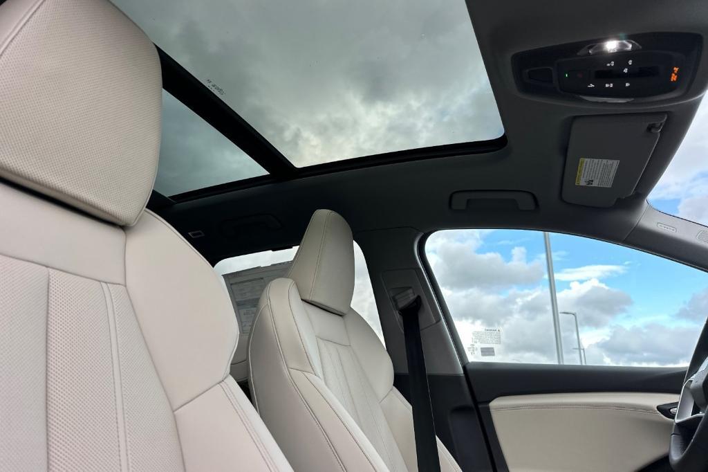 new 2025 Audi Q6 e-tron car, priced at $75,425
