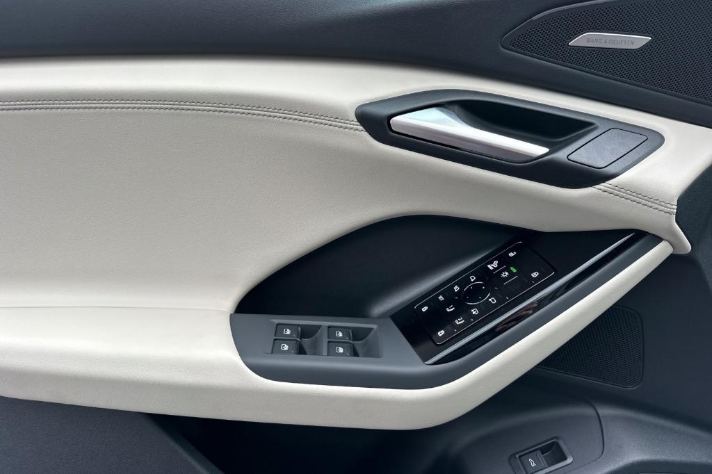 new 2025 Audi Q6 e-tron car, priced at $75,425