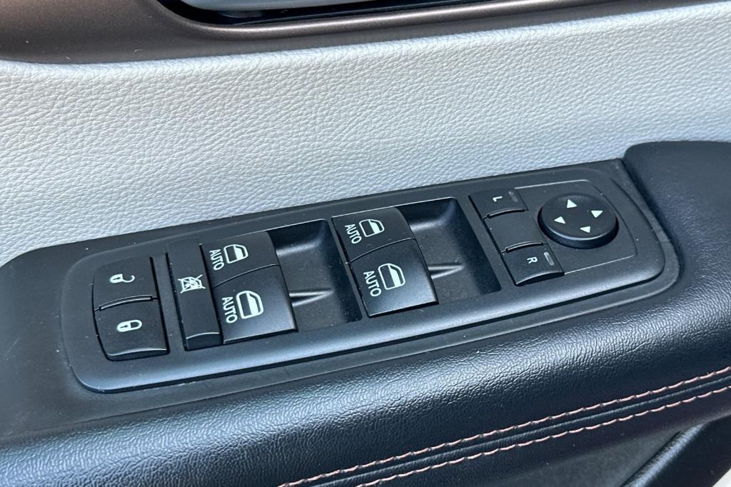 used 2018 Chrysler Pacifica car, priced at $16,985