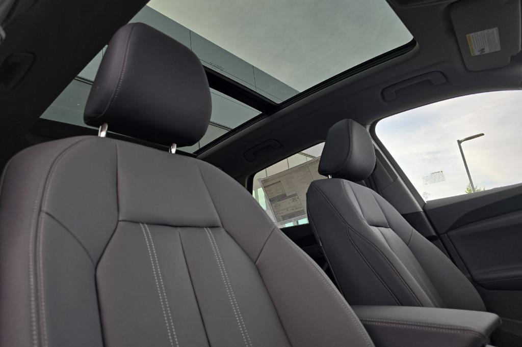 new 2025 Audi Q5 car, priced at $61,000