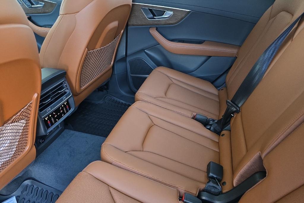 new 2025 Audi Q7 car, priced at $80,905