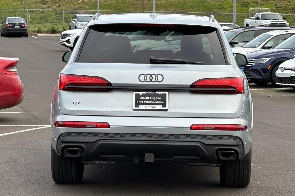 new 2025 Audi Q7 car, priced at $69,840