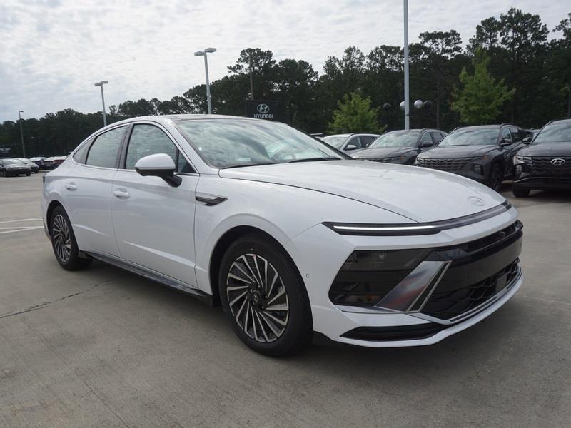 new 2024 Hyundai Sonata Hybrid car, priced at $37,850