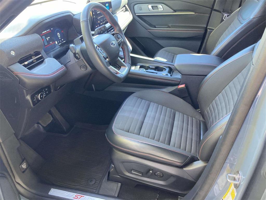 used 2025 Ford Explorer car, priced at $39,995