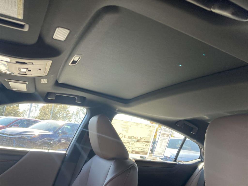 new 2025 Lexus ES 350 car, priced at $48,190