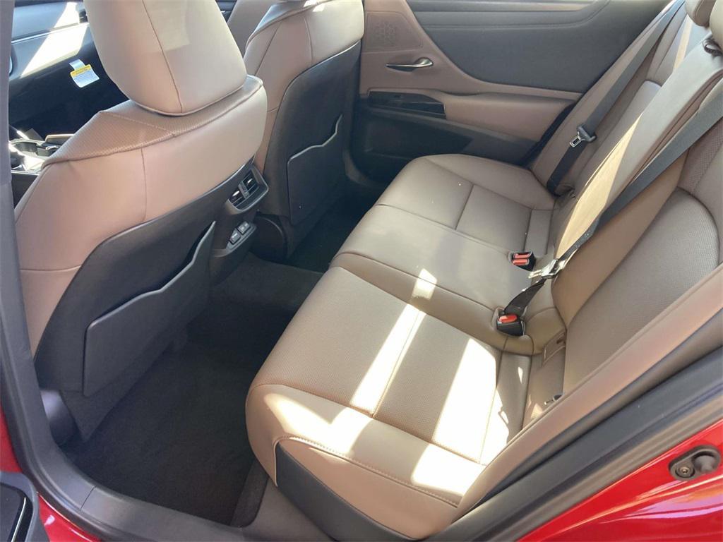 new 2025 Lexus ES 350 car, priced at $48,190