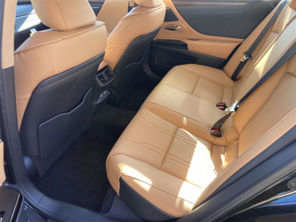 new 2025 Lexus ES 350 car, priced at $56,350