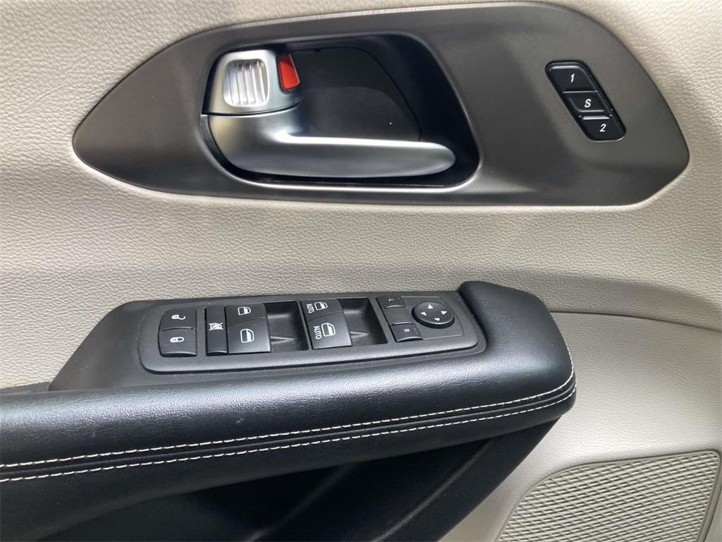 used 2021 Chrysler Pacifica car, priced at $16,500