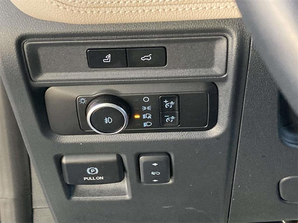 used 2024 Ford Expedition car, priced at $52,500