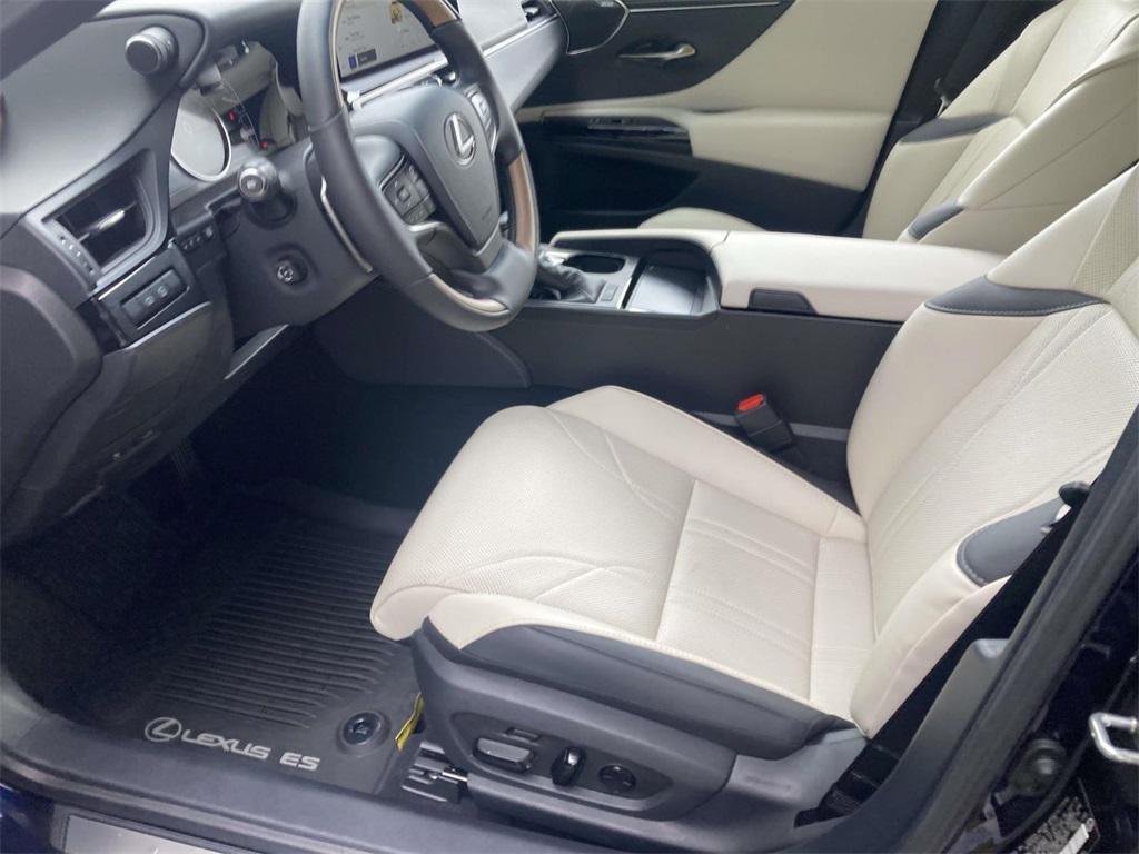 used 2025 Lexus ES 350 car, priced at $52,995