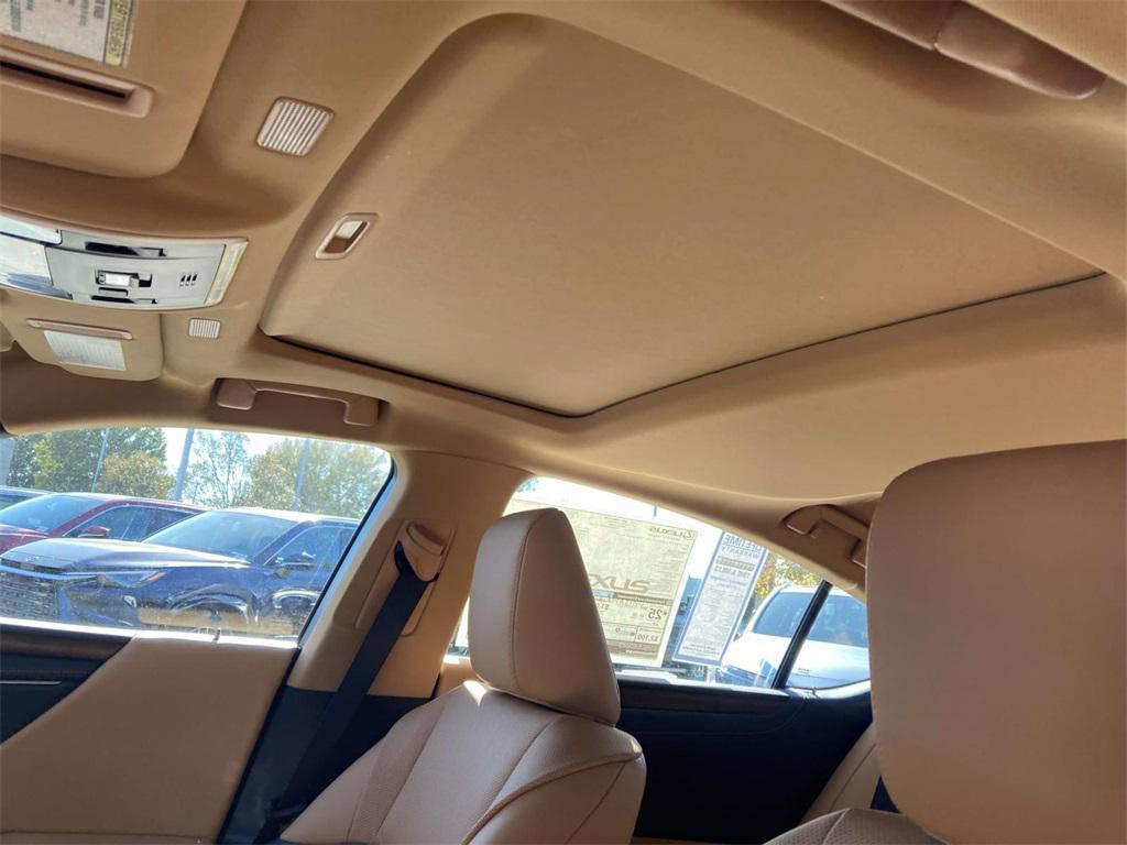 new 2025 Lexus ES 350 car, priced at $50,405