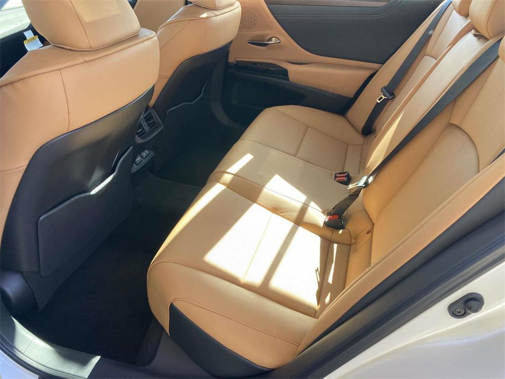 new 2025 Lexus ES 350 car, priced at $50,405