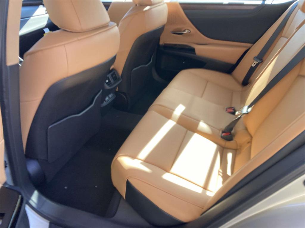 new 2025 Lexus ES 350 car, priced at $48,060
